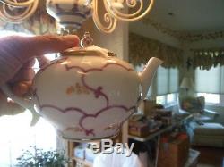 12 Porcelain Victoria & Albert Museum Tea Pots Franklin Mint Complete set