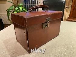 1920's VINTAGE PICNIC SET IN LEATHER CASE. SPIRIT KETTLE / TEAPOT & ACCESSORIES