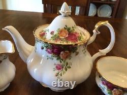 1962 Royal Albert Old Country Roses 8Pc TeaPot Sugar Creamer 2 Cup2 saucers Mint
