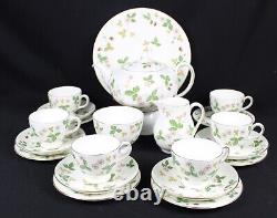 21 pcs Wedgwood WILD STRAWBERRY Teapot Cake PLATE Cups Saucers SUGAR Creamer