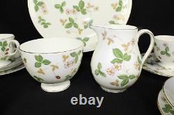 21 pcs Wedgwood WILD STRAWBERRY Teapot Cake PLATE Cups Saucers SUGAR Creamer