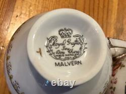 23 Piece Royal Grafton China Malvern Luncheon Set Teapot Cups Saucers Plates +