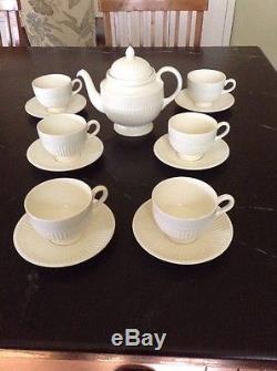 7 Pc Vintage Wedgwood Off-White EDME #502207 Tea Set Teapot, Cups & Saucers