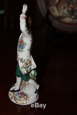 A pair of early English Chelsea porcelan firgurines, 8