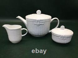 Beautiful Set WEDGWOOD Nantucket Tea Pot, Sugar and Creamer Bone China England