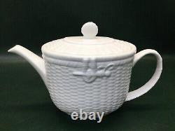 Beautiful Set WEDGWOOD Nantucket Tea Pot, Sugar and Creamer Bone China England