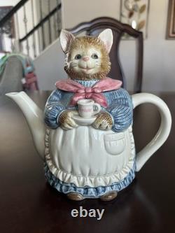 Cat Otagiri Mrs. Whiskers Set With Teapot, Creamer Jug, Sugar Pot, Napkin Holder