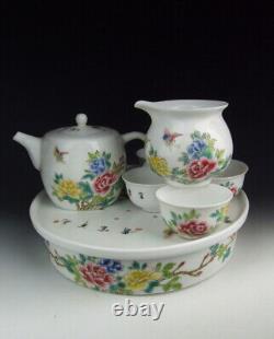 Chinese Antique Set of Famille Rose Porcelain Tea Pot