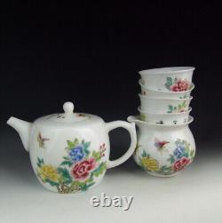 Chinese Antique Set of Famille Rose Porcelain Tea Pot