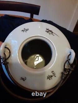 Chinese Porcelain Tea Pot Family 7 W