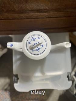 Eisenberg Jager Blau Saks Tea Pot 5 Cups Saucers Sugar & Creamer Dessert Plates