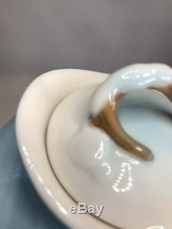 Franz Holiday Beginnings Chickadee Design Sculpted Porcelain Teapot FZ01495