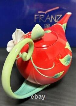 Franz Porcelain Collection Hibiscus Tea Pot2006 Fz00983