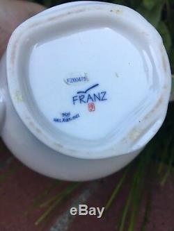 Franz porcelain collection Lemon Teapot & Lid Fruit Excellent! White