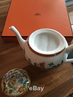 Hermes Siesta Tea Pot And 2 cup/saucer Set