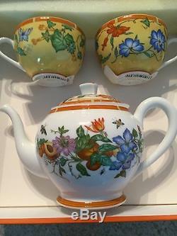 Hermes Siesta Tea Pot And 2 cup/saucer Set