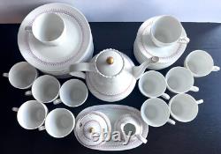 Hutschenreuther Coffee Pot Tea Set Red Melodie Pattern 8037 Service for 12