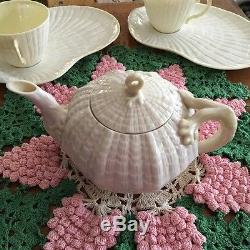 Irish Belleek Porcelain Tridacna Teapot, Cream/Yellow, 2 snack sets Green Mark