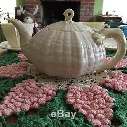 Irish Belleek Porcelain Tridacna Teapot, Cream/Yellow, 2 snack sets Green Mark