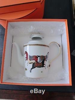 New Hermes Porcelain Tea and Coffee Pot in Gift Box Classic Cheval d'Orient