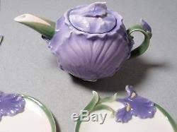 New with Box Discontinued Sorelle'' Fine Porcelain China Tea Pot Cup Saucer Set