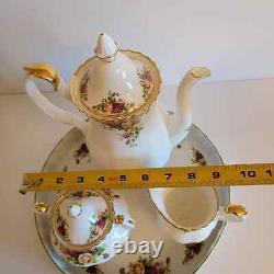 Old country Roses, 6 pieces teapot sugar, creamer and plate, 1962