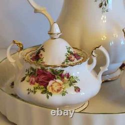 Old country Roses, 6 pieces teapot sugar, creamer and plate, 1962