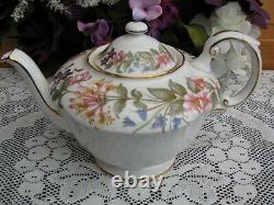 Paragon'COUNTRY LANE 24 piece (6 place Set) Tea Set (incl. Teapot) V. G. Cond