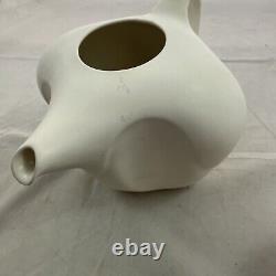 Peter Saenger Modernist White Signed Teapot and 2 cups