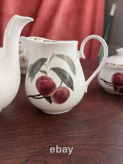 Queen's Fine Bone China Hooker's Fruit Pattern 4 Piece Tea Pot Creamer Sugar Jam