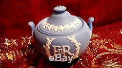 RARE 1953 WEDGWOOD JASPERWARE QUEEN ELIZABETH II TEAPOT, CREAMER & SUGAR BOWL