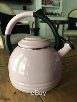 Rare NIB Le Creuset Pink 1.7qt Tea Pot Kettle Teakettle x 2 Mugs Set 12oz