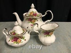 Royal Albert England COUNTRY ROSES 5 Piece Set Tea Pot Sugar Creamer W Box
