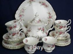 Royal Albert LAVENDER ROSE tea set for 6 including a teapot 21 piece