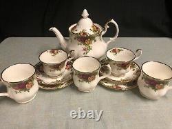 Royal Albert Old Country Roses 11 Piece Set Large Teapot Tea Cup Scalloped Mugs