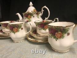 Royal Albert Old Country Roses 11 Piece Set Large Teapot Tea Cup Scalloped Mugs