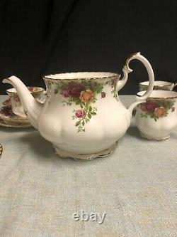 Royal Albert Old Country Roses 11 Piece Set Large Teapot Tea Cup Scalloped Mugs