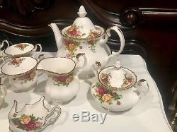 Royal Albert Old Country Roses 19 Pcs. Teapot Set