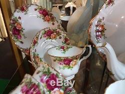 Royal Albert Old Country Roses 22 piece tea set including teapot