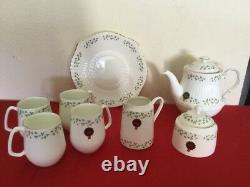 Royal Tara Shamrock Teapot Mugs(4) Saucer Bowl Cake Plate Ireland China Set 10