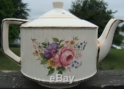 Sadler Roses Flowers ceramic Tea Pot Kettle 3158K Staffordshire England vintage