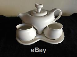 Saenger Porcelain Tea Set White Tea Pot cups 7 Pieces Pre-owned Displayed only