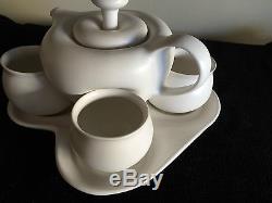 Saenger Porcelain Tea Set White Tea Pot cups 7 Pieces Pre-owned Displayed only