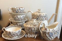 Spode Copeland Florence Teapot withTea Service 4 Cups & Saucers Creamer Sugar Bowl
