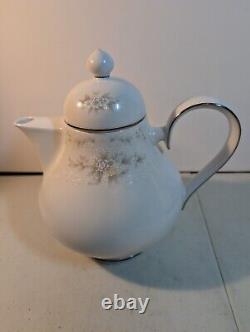 Tea Set Noritake Ireland Tea Pot Cream Sugar Lid Patience White Blue Silver trim