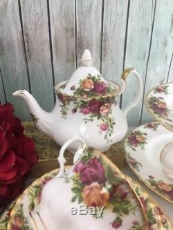 Tea Set for 4 Old Country Roses Royal Albert 27 Pc Lot Teapot Cake Stand Plates