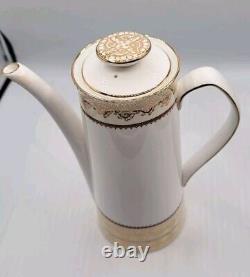 Vintage ElizabethannSwiss Cottage Fine Bone China Tea Pot & Cup/Saucer Set. EC
