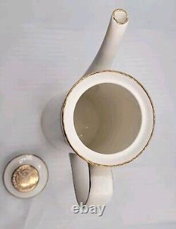 Vintage ElizabethannSwiss Cottage Fine Bone China Tea Pot & Cup/Saucer Set. EC