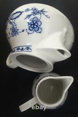 Vintage Kahla Gdr E. Germany 1968 87' Blue Onion White&blue Porcelain Tea Set