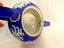 Vintage WEDGWOOD Jasperware TEAPOT, CREAMER & LIDDED SUGAR BOWL SET